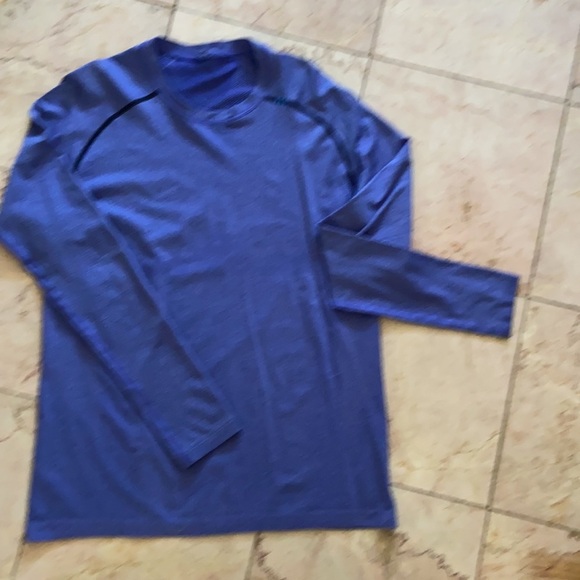 Lululemon athletic shirt - Picture 8 of 9